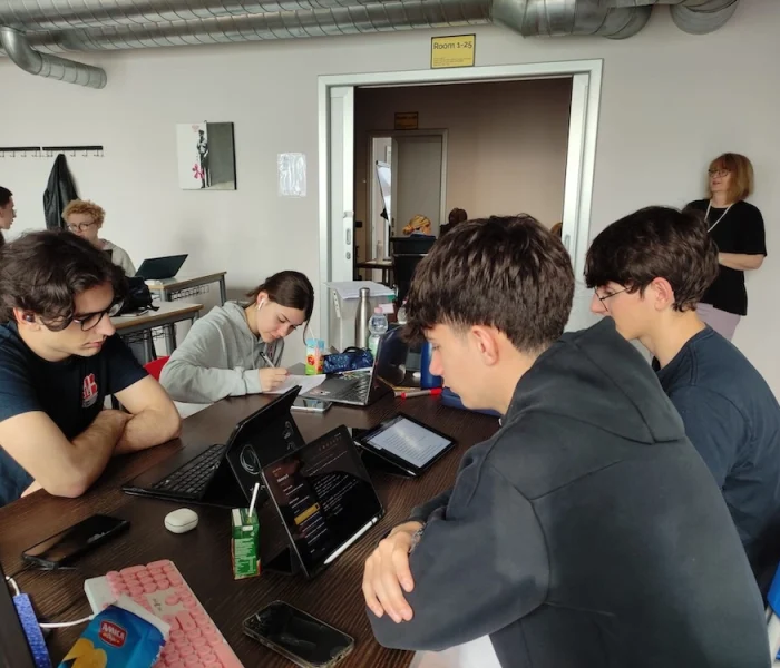 adulti-e-studenti-l4biz